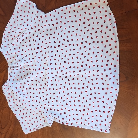Ladybug pattern shirt - Picture 8 of 9